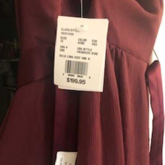 *****NEVER BEEN WORN VERA WANG DRESS*** - Picture 3 of 4